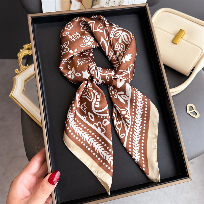 وشاح حريري مربع بطباعة الكاجو، - مراجعة Scarf Silk Neck وسعره